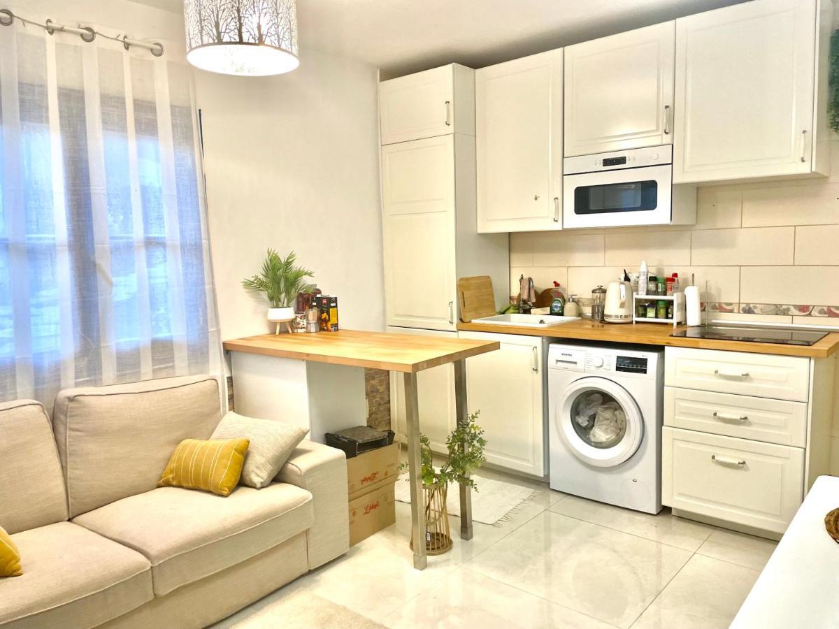 אדחה Cozy Two Bed Apartment. מראה חיצוני תמונה