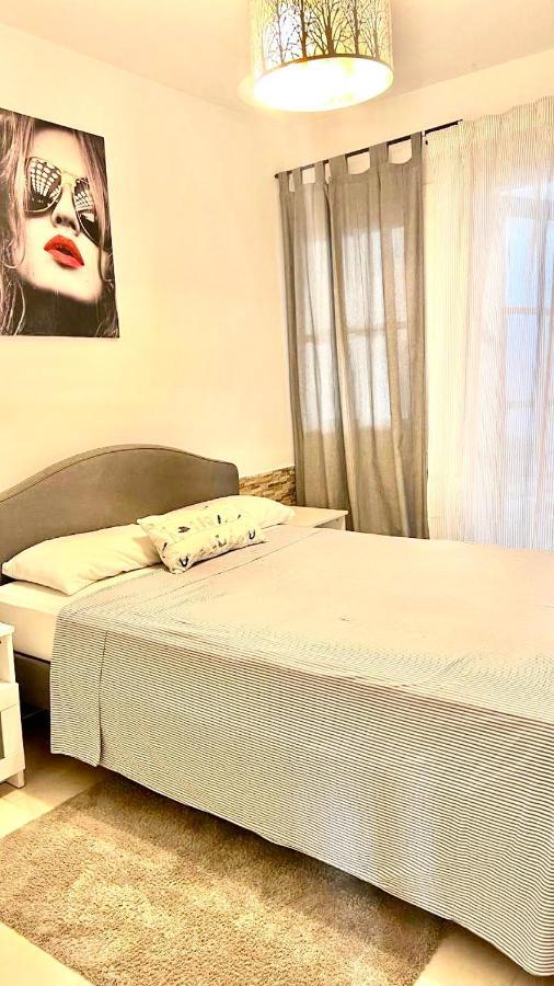 אדחה Cozy Two Bed Apartment. מראה חיצוני תמונה