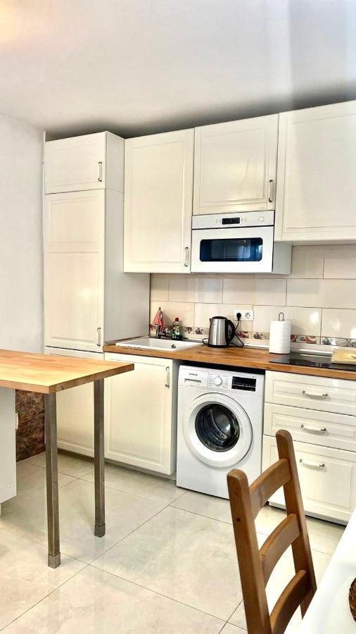 אדחה Cozy Two Bed Apartment. מראה חיצוני תמונה