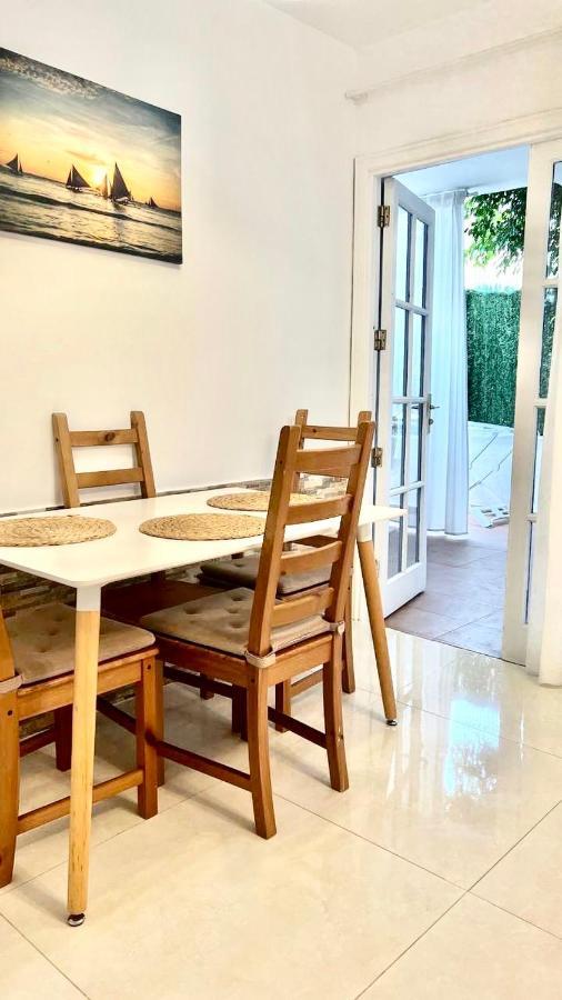 אדחה Cozy Two Bed Apartment. מראה חיצוני תמונה
