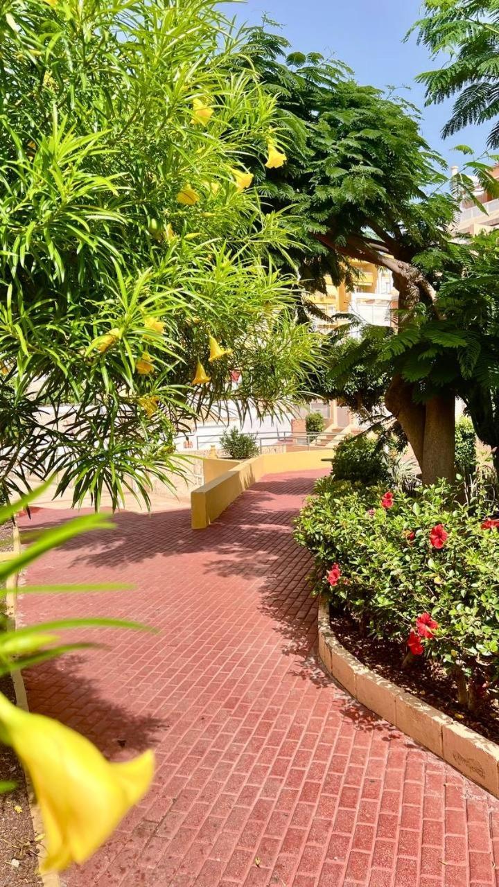 אדחה Cozy Two Bed Apartment. מראה חיצוני תמונה