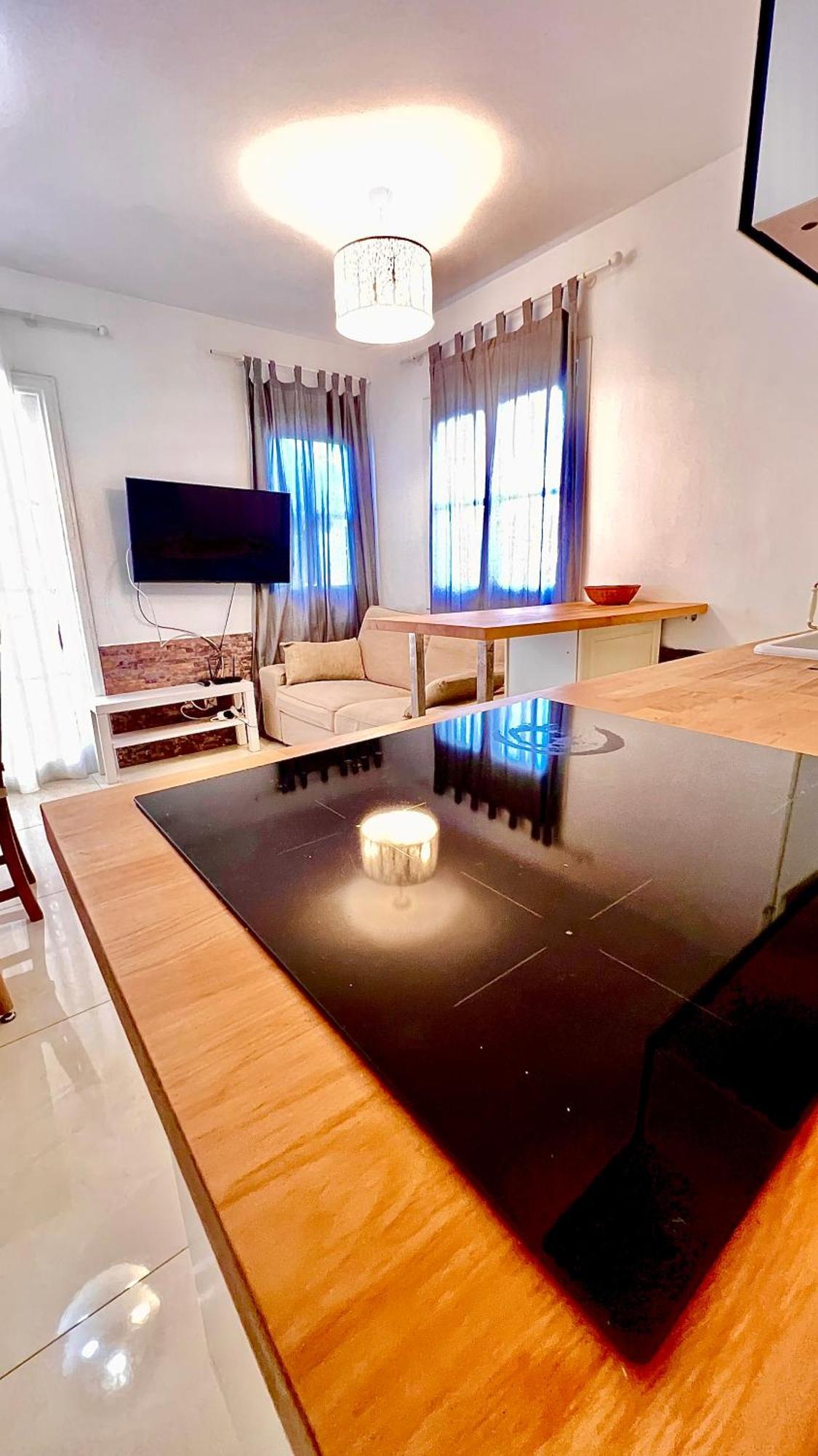 אדחה Cozy Two Bed Apartment. מראה חיצוני תמונה