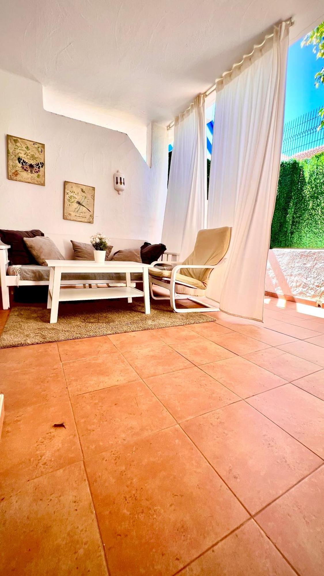 אדחה Cozy Two Bed Apartment. מראה חיצוני תמונה