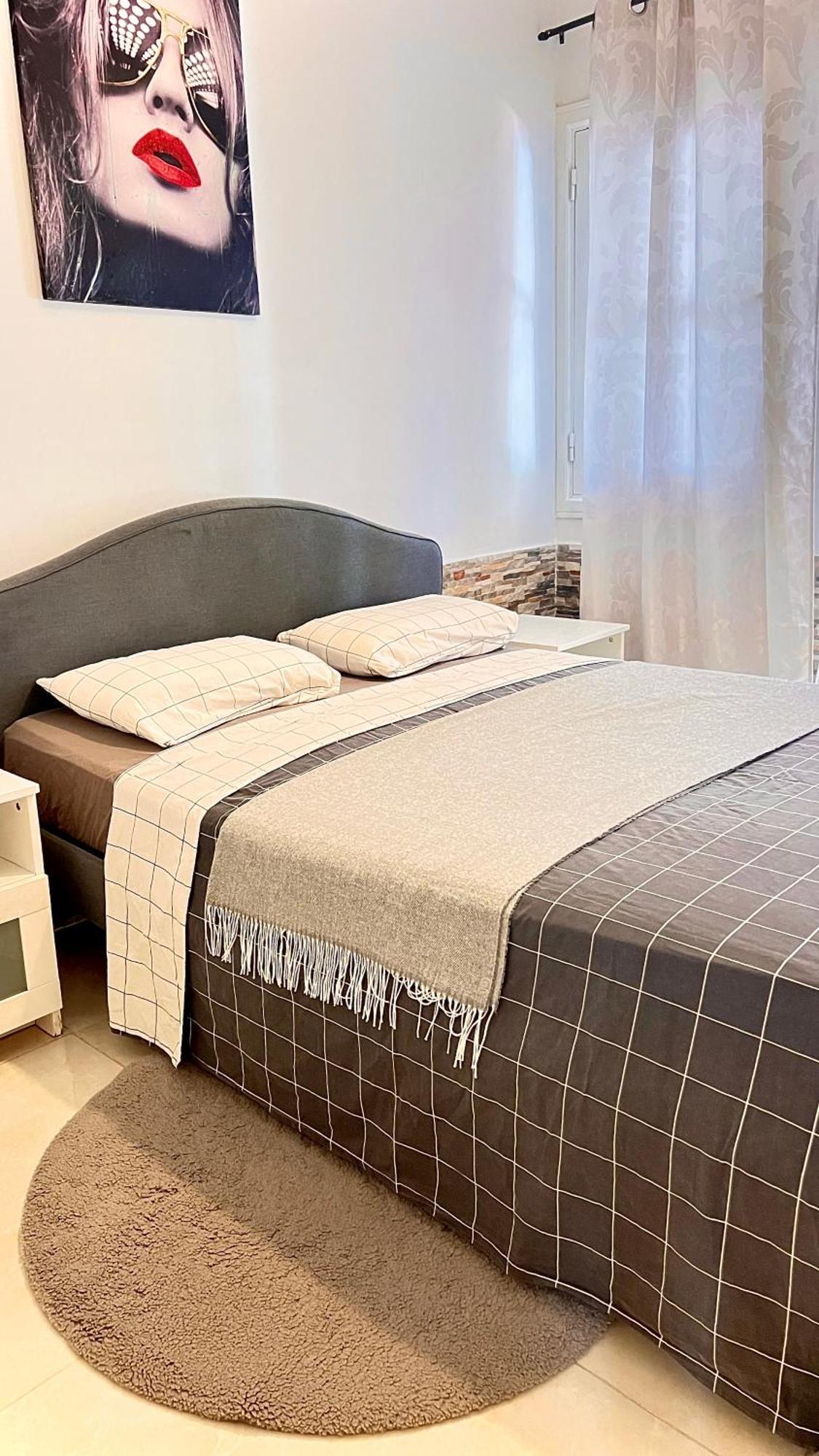 אדחה Cozy Two Bed Apartment. מראה חיצוני תמונה