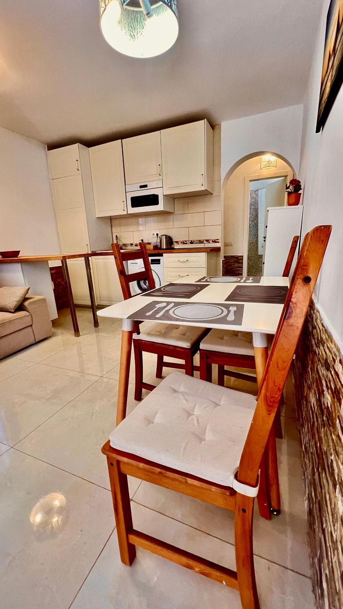 אדחה Cozy Two Bed Apartment. מראה חיצוני תמונה