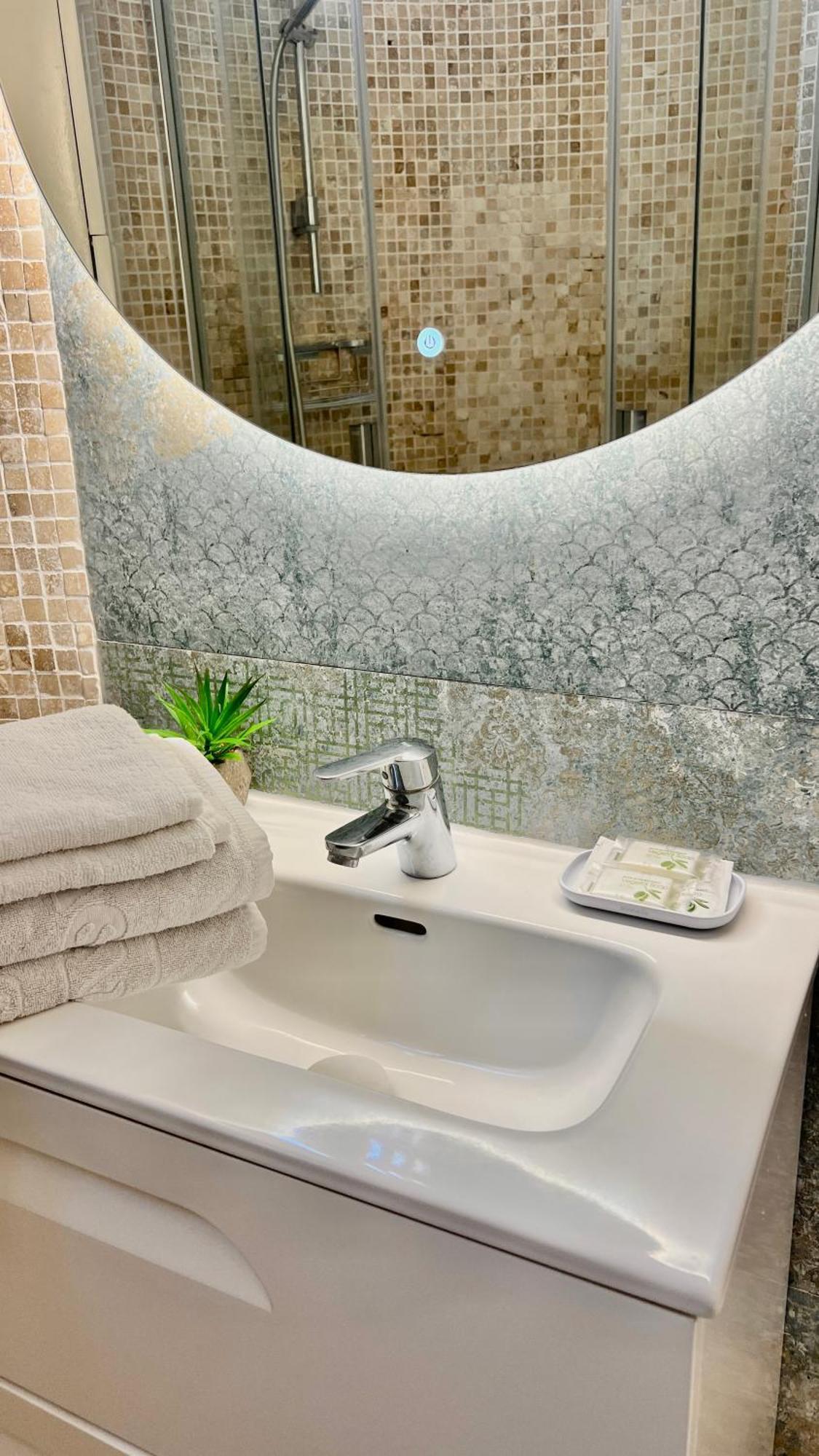 אדחה Cozy Two Bed Apartment. מראה חיצוני תמונה