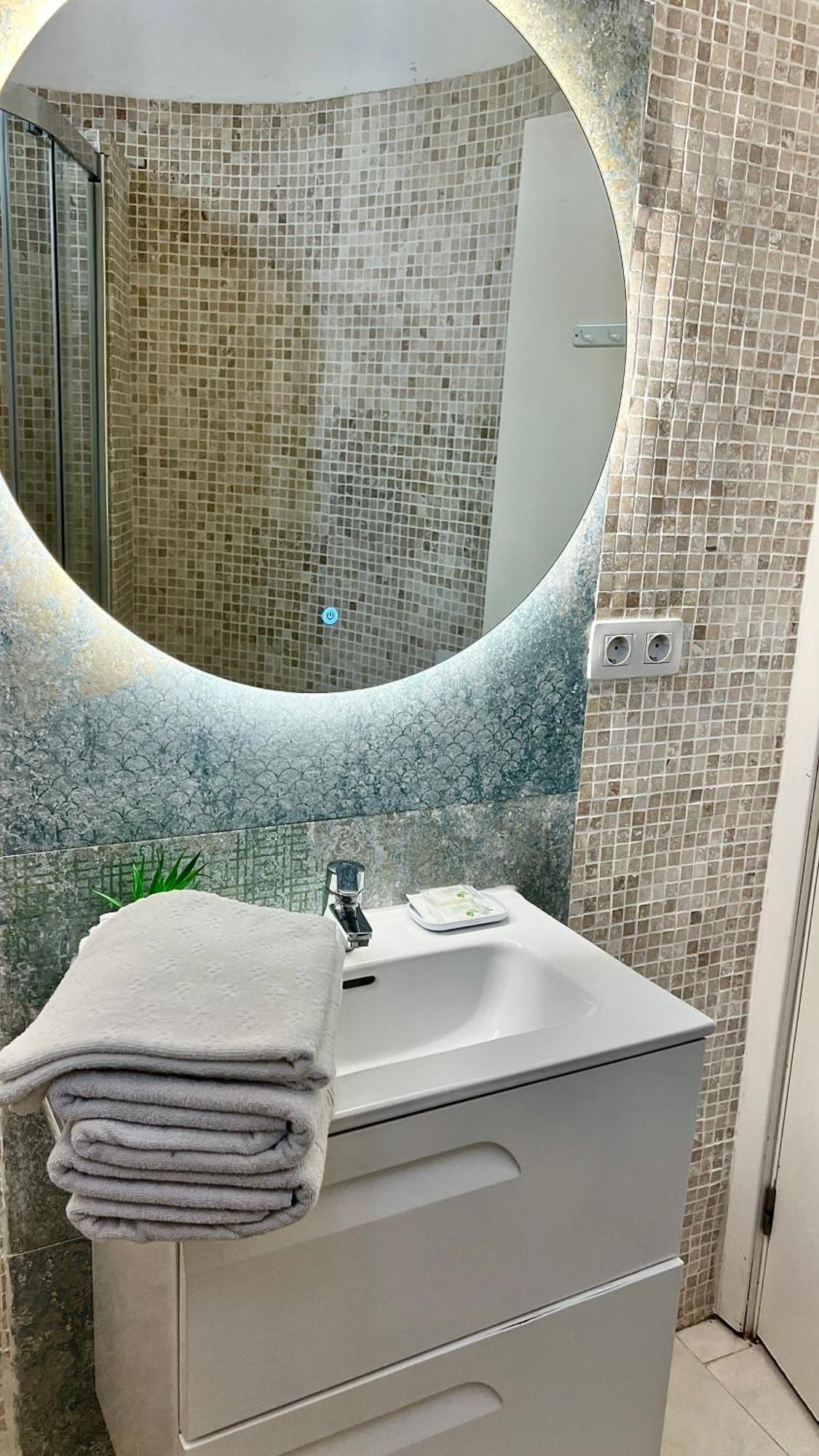אדחה Cozy Two Bed Apartment. מראה חיצוני תמונה